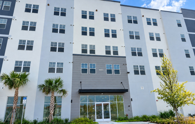 Millenia Park New Condo 2/2