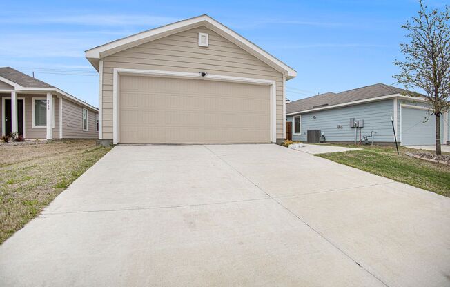 Experience the charm of McKinney, Texas, in this beautifully maintained 3-bedroom, 2-bathroom home, offering 1262 square feet of living space.