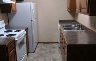 3 beds, 2 baths, $925