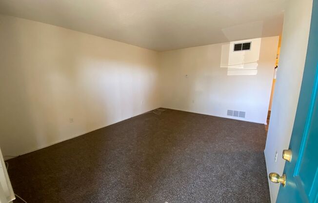 1 bed, 1 bath, 686 sqft, $1,050, Unit 23