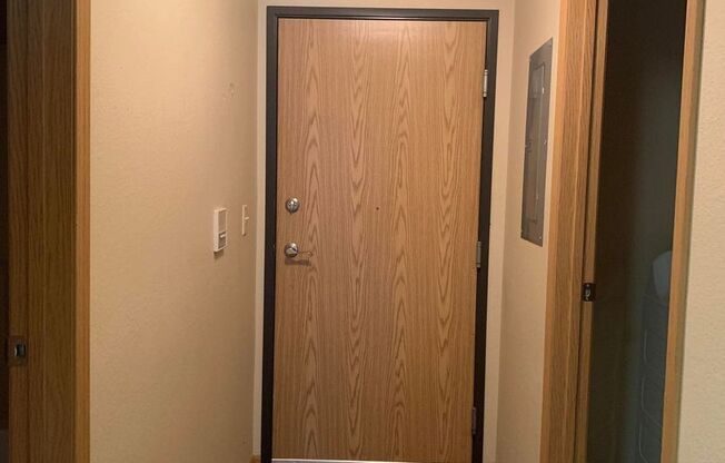 Farmhouse/Rockford Apartments