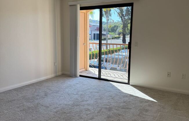 $400 off first months rent!! And 1 bed 1 ba available now!