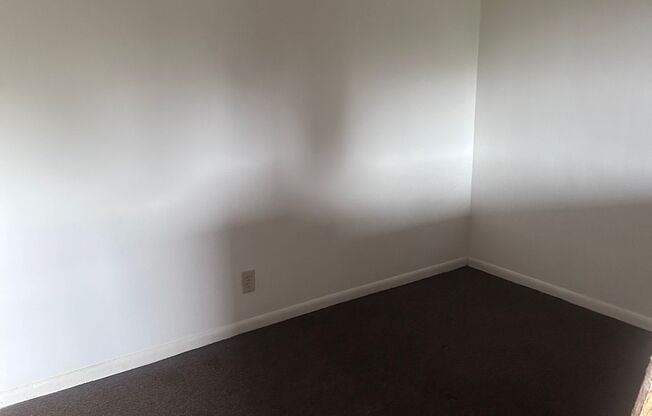 Affordable Studio Apartment with Heat and Appliances Included – $685/Month