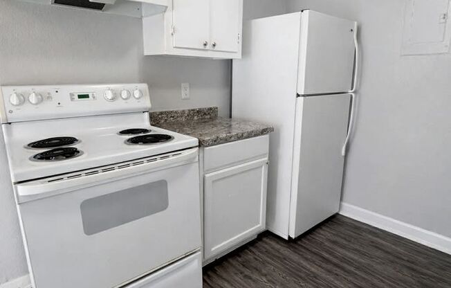2 beds, 2 baths, 855 sqft, $1,000, Unit I5