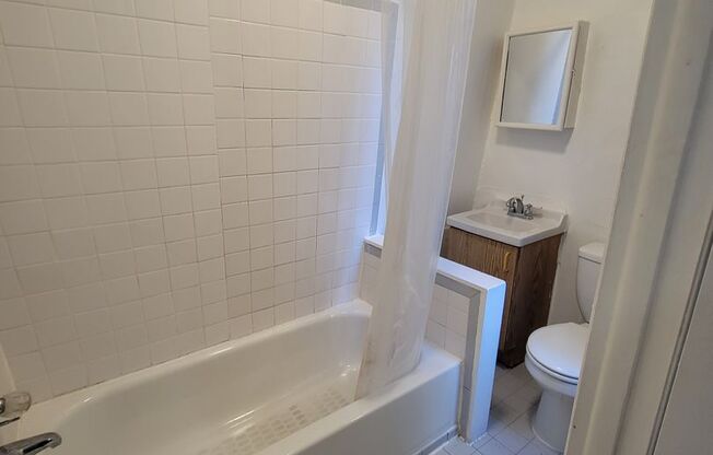 Studio, 1 bath, $775