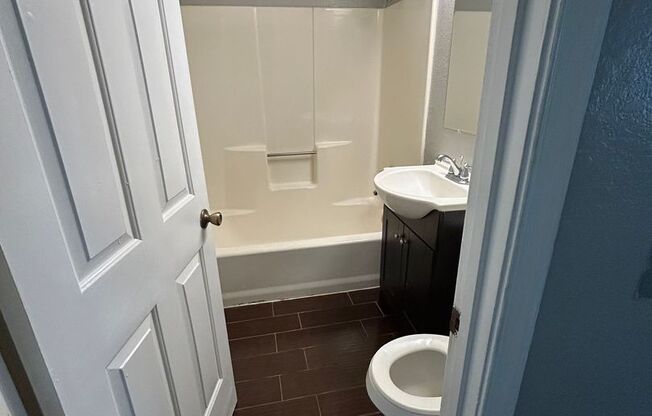 1 bed, 1 bath, 400 sqft, $1,350, Unit Unit 147