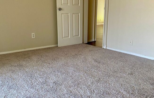 2 beds, 1 bath, 764 sqft, $825, Unit 11C