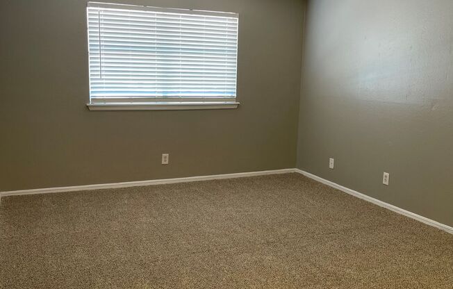 2 beds, 1 bath, 875 sqft, $849, Unit 1200-5