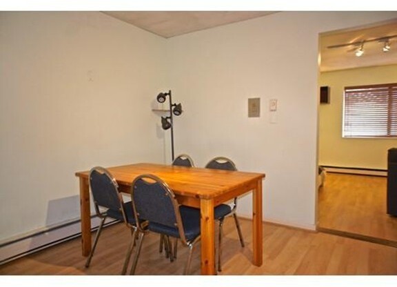 Studio, 1 bath, 387 sqft, $1,700, Unit 10