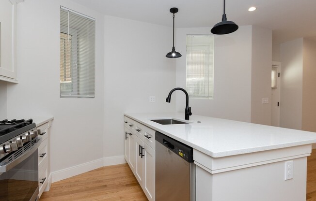 5 TOVAR ST