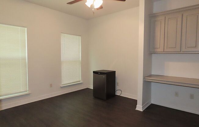 4 beds, 3.5 baths, 1,894 sqft, $1,995, Unit 3928 McDonald Rd