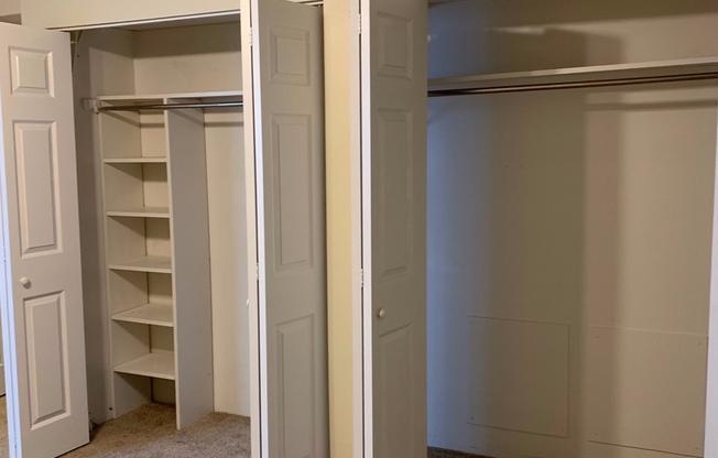 2 beds, 1 bath, 900 sqft, $1,521, Unit 301