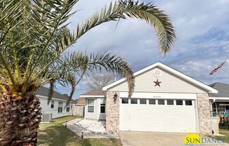 Beautiful 3 Bedroom Home in Lighthouse Pointe, Gulf Breeze!
