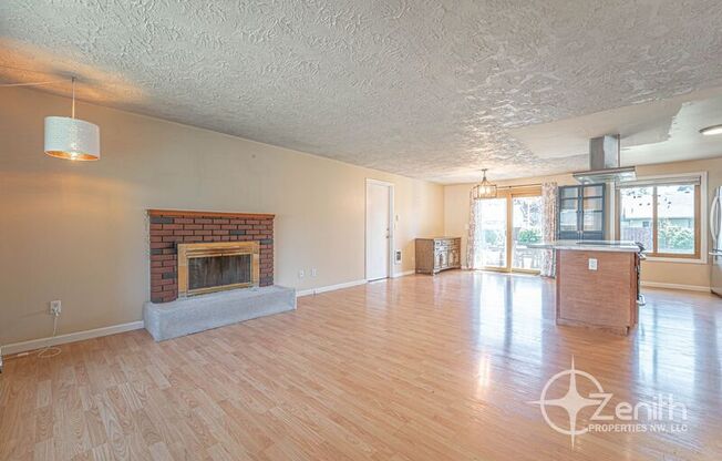 4213 NE 139 AVE
