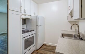 2 beds, 1 bath, 800 sqft, $1,650, Unit 38