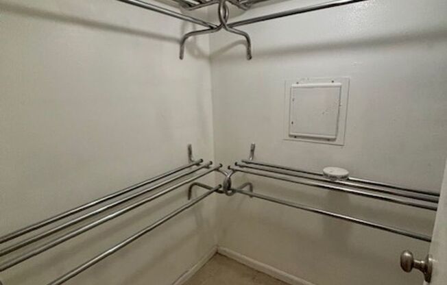 1 bed, 1 bath, $1,195, Unit # 36