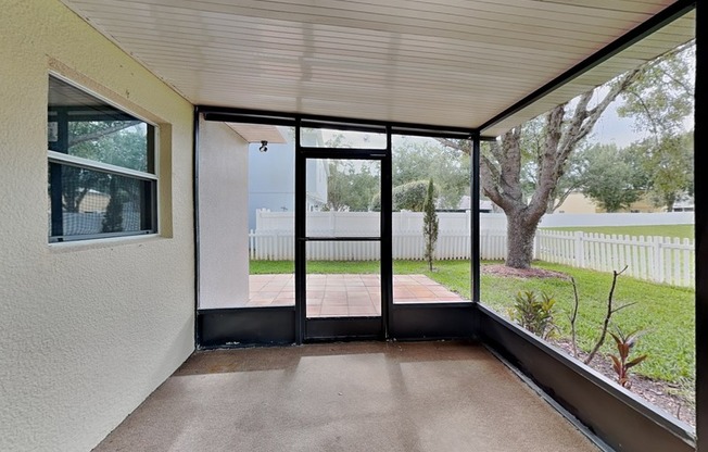 1952 ALAMBRA CIR