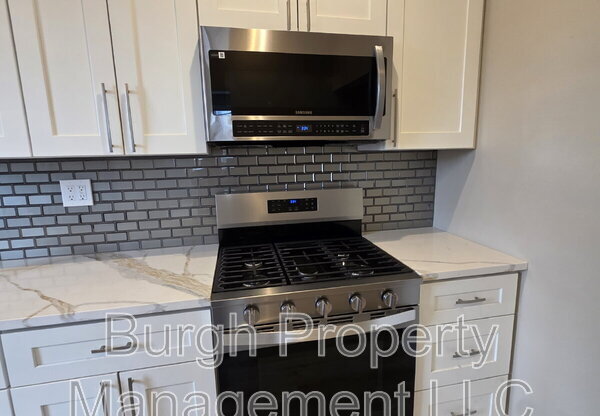 139 W 9 AVE