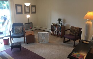 2 beds, 1 bath, $1,650