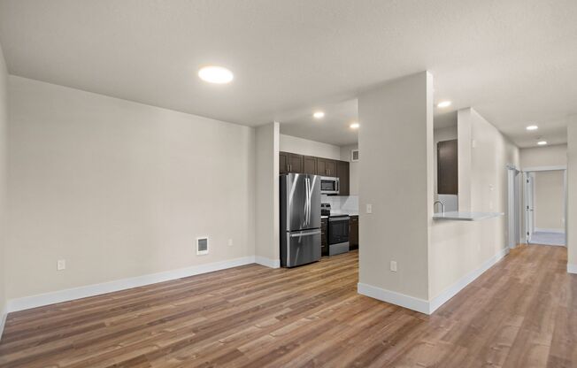 3 beds, 2 baths, 1,511 sqft, $1,995, Unit J-404