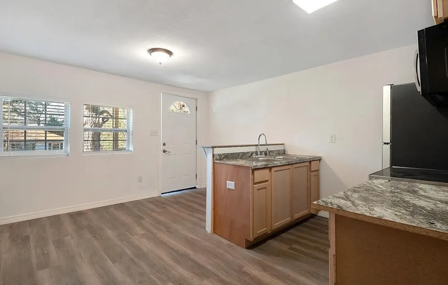 Completely Renovated 2/1!