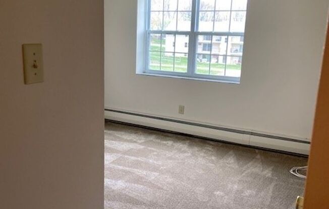 2 beds, 1 bath, 900 sqft, $1,525, Unit 128