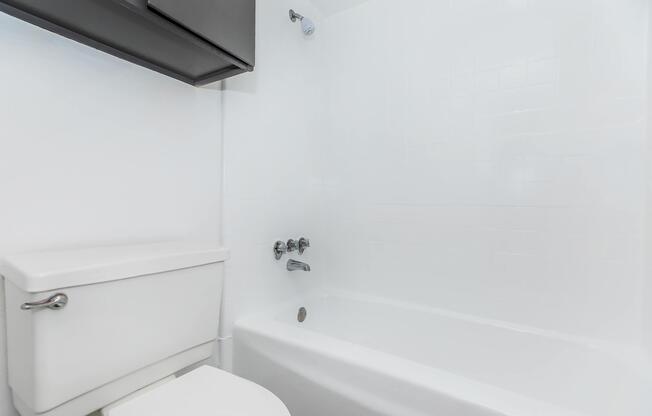 1 bed, 1 bath, 699 sqft, $909