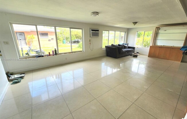 297 NE 108 ST