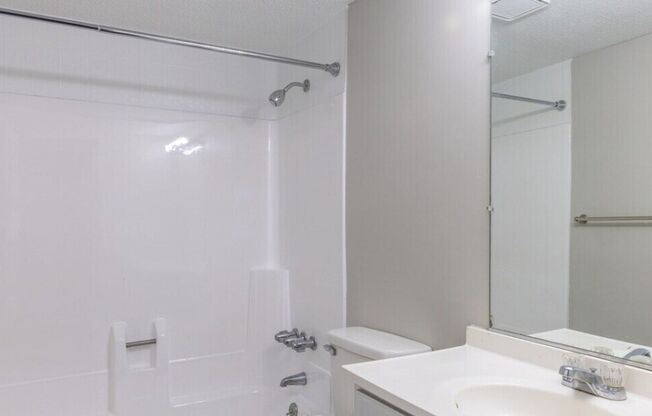 3 beds, 2 baths, 1,078 sqft, $1,375, Unit 420V