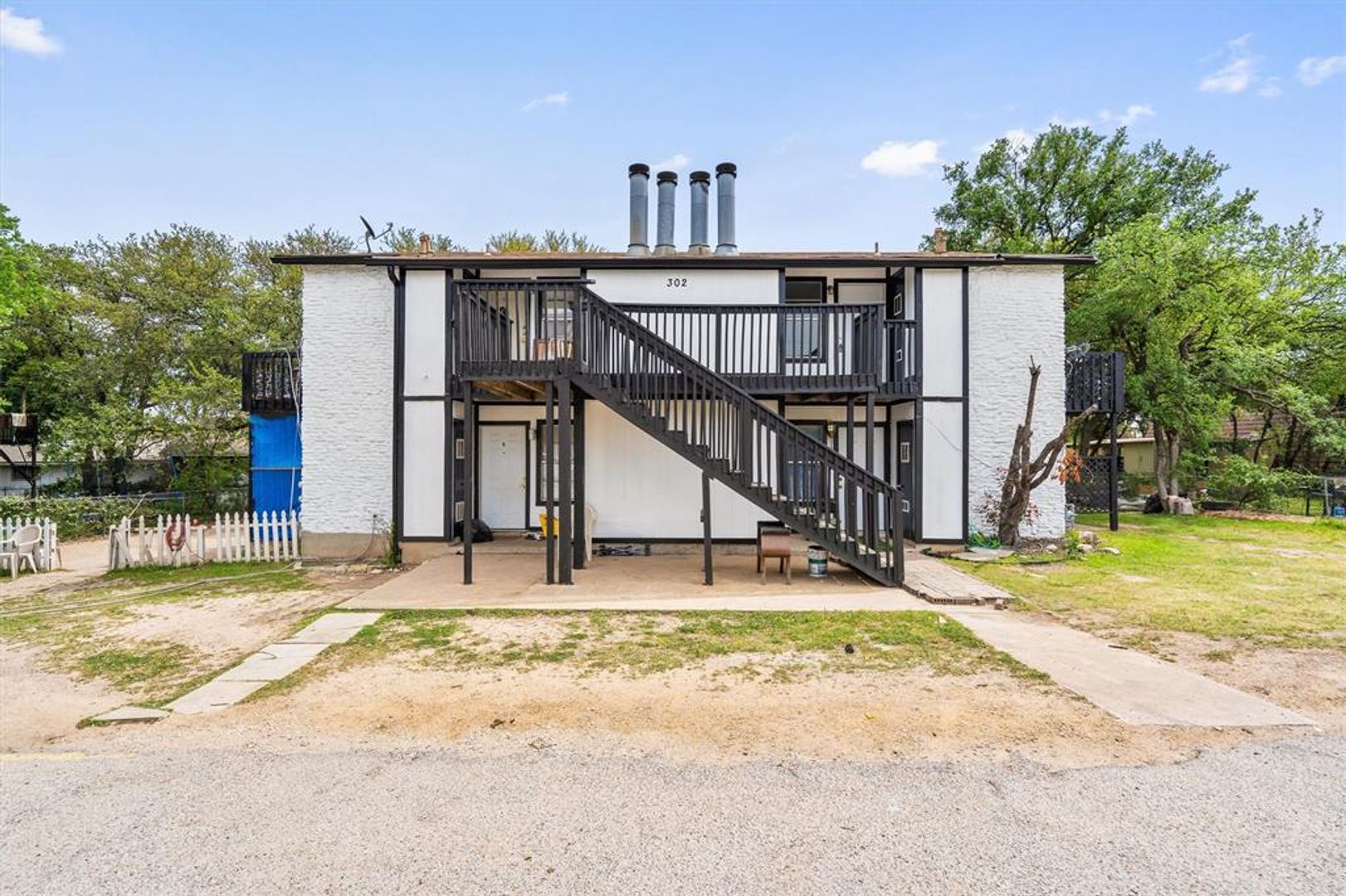 302 Hedgewood Drive