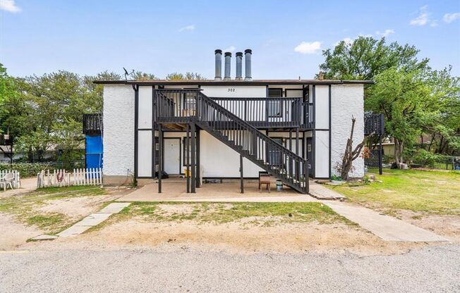 302 Hedgewood Drive