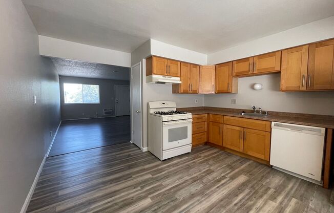 Wonderful Upstairs Unit, Close to the Delta!