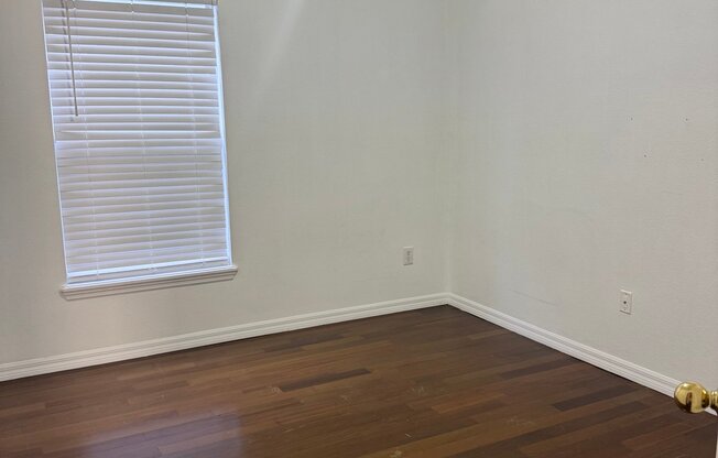 273 CLYDESDALE CIR