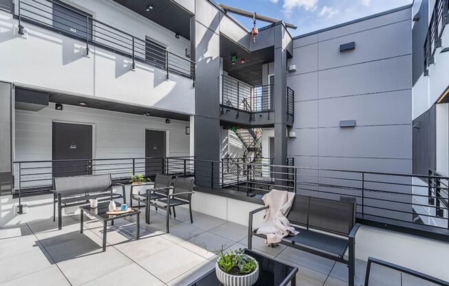 Studio, 1 bath, 250 sqft, $1,350, Unit 101