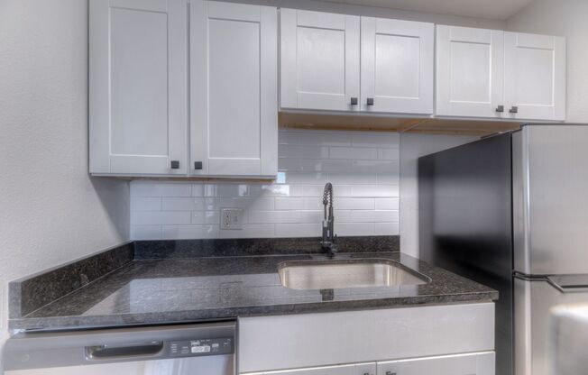 1 bed, 1 bath, 500 sqft, $850, Unit 02J