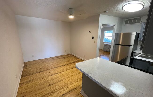 1 bed, 1 bath, $895