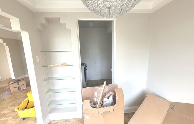 2 beds, 1 bath, $1,425, Unit 410