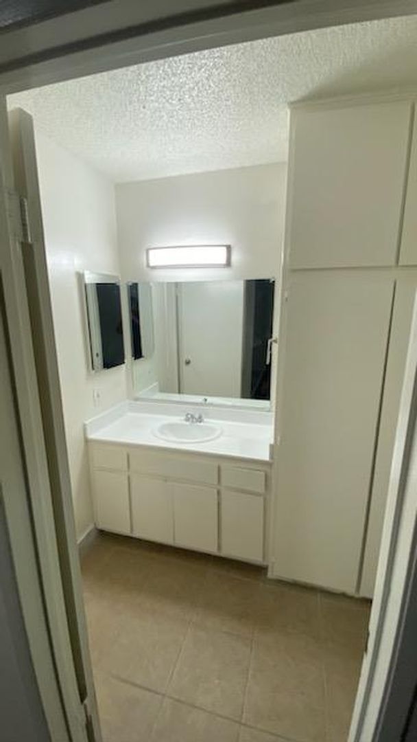 13921 YUKON LP