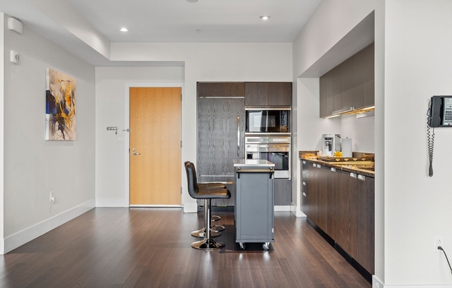 1 bed, 1 bath, 876 sqft, $4,250, Unit 19A