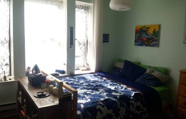 Studio, 1 bath, $1,129, Unit B07