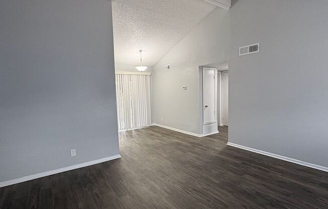 2 beds, 1 bath, 968 sqft, $789
