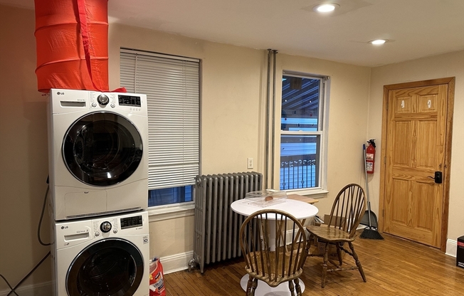 2 beds, 1 bath, 900 sqft, $2,250, Unit 1