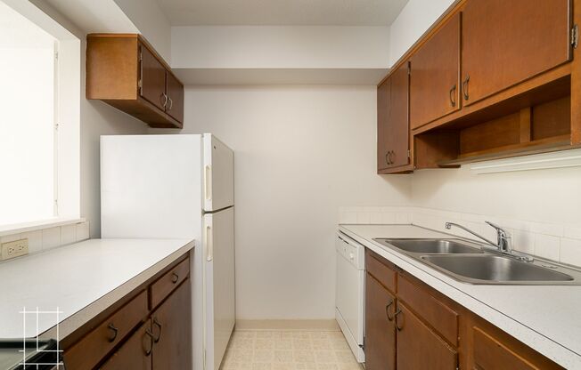 2 beds, 1.5 baths, $1,350, Unit 393 E Buttles Ave Apt. F