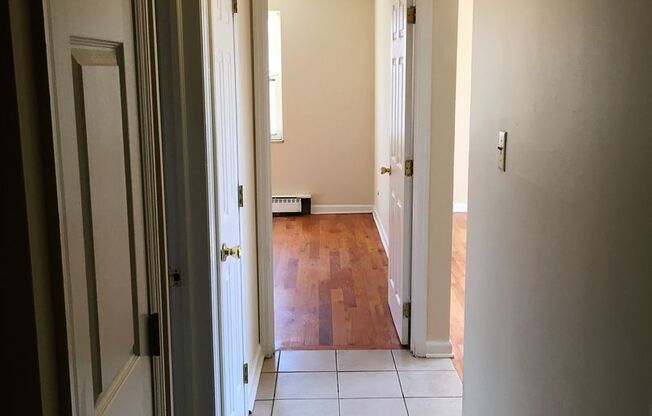 1 bed, 1 bath, 650 sqft, $795, Unit 950-21