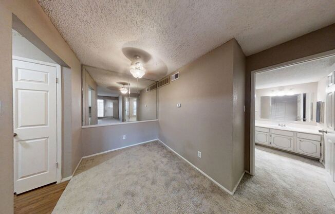 1 bed, 1 bath, 702 sqft, $849