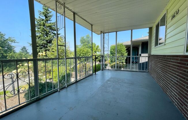 11630 NE FREMONT ST