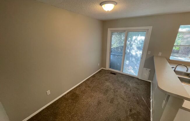 Spacious 2-Bedroom Townhome In Aurora South! Minutes To Buckley Air Force Base, Dining, Shopping, Banking & Parks! Water, Snow & Trash Removal Included. Cherry Creek Schools!