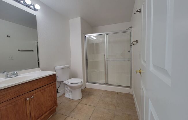 2 beds, 2 baths, $1,400