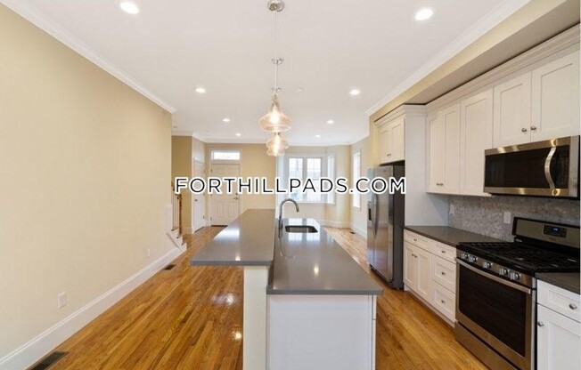 3 PUTNAM PL