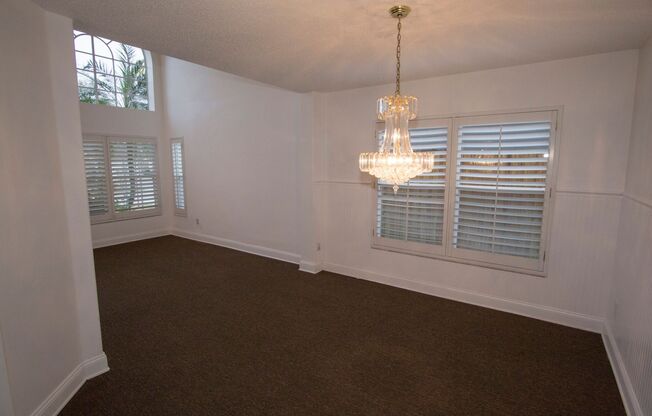 3/2.5 with 2-car garage in Maitland